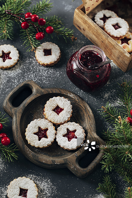 覆盆子酱圣诞林泽饼干图片素材