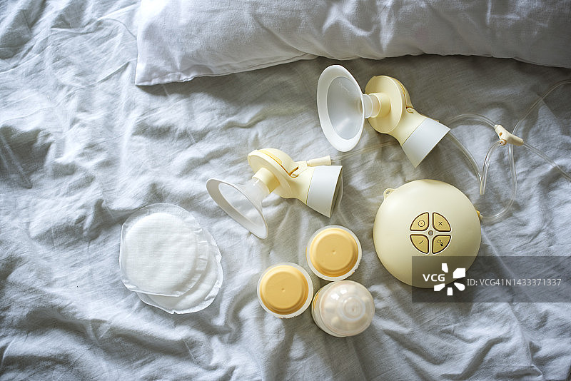 电动吸奶器图片素材