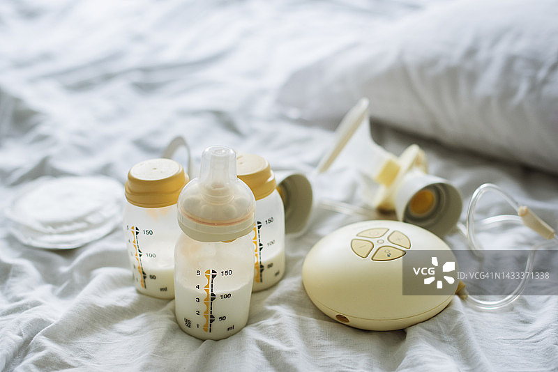 电动吸奶器图片素材