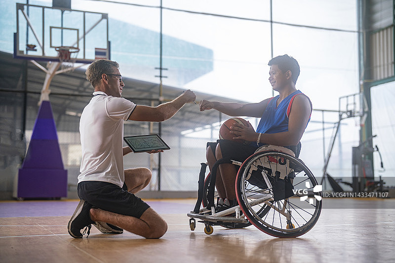 男子轮椅篮球图片素材