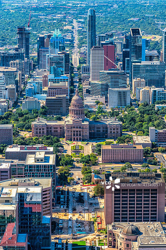 德克萨斯州议会大厦和奥斯汀天际线图片素材