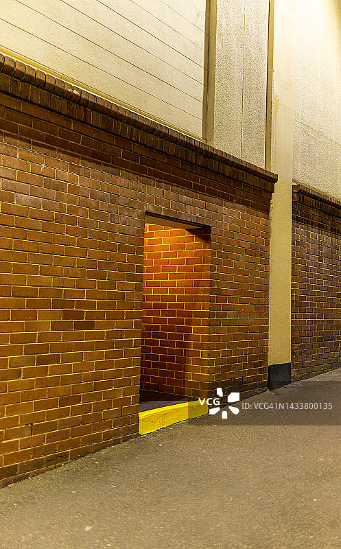 小巷中的入口图片素材