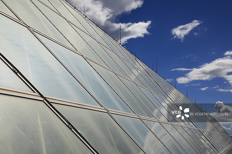 用于植物生长的温室建筑图片素材