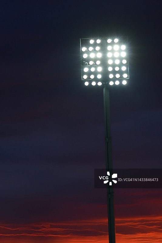 体育馆的灯光图片素材