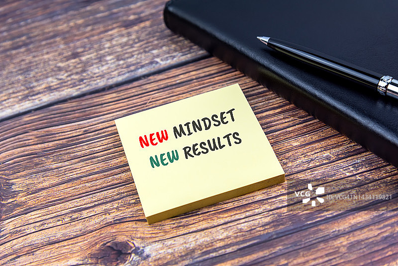 便签上的新思维新结果文字图片素材