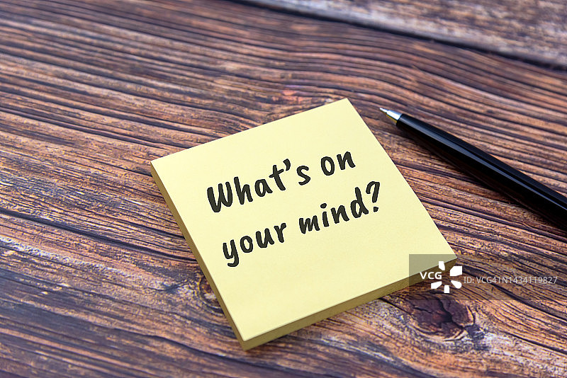 你在想什么？便签上的文字图片素材