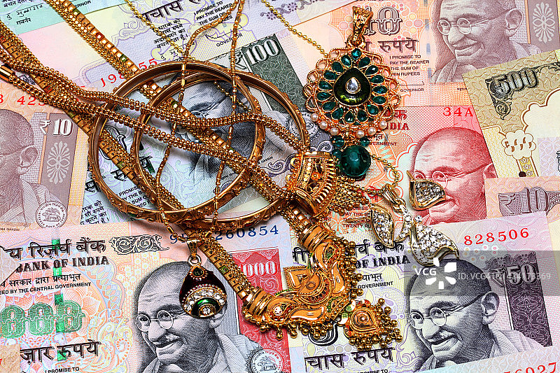 印度货币上的金色装饰品图片素材