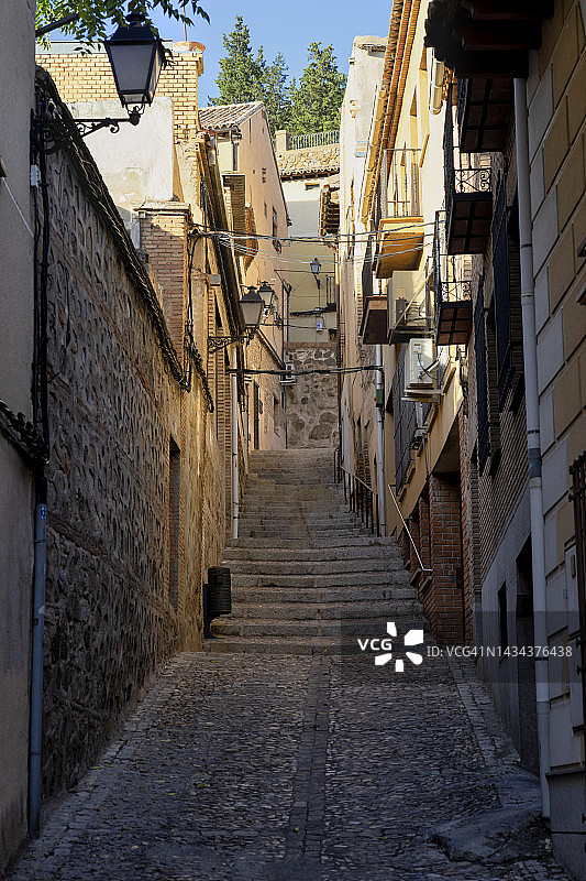 西班牙托莱多市的狭窄街道图片素材