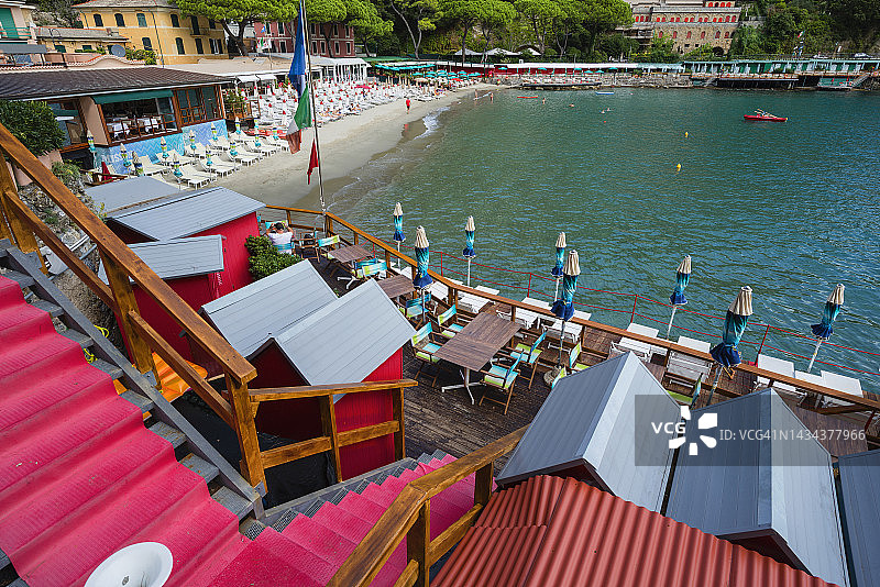 意大利里维埃拉：波托菲诺附近的日光浴海湾图片素材