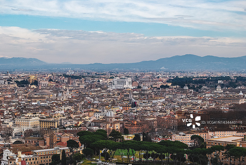 从瞭望点看到的罗马市全景图片素材