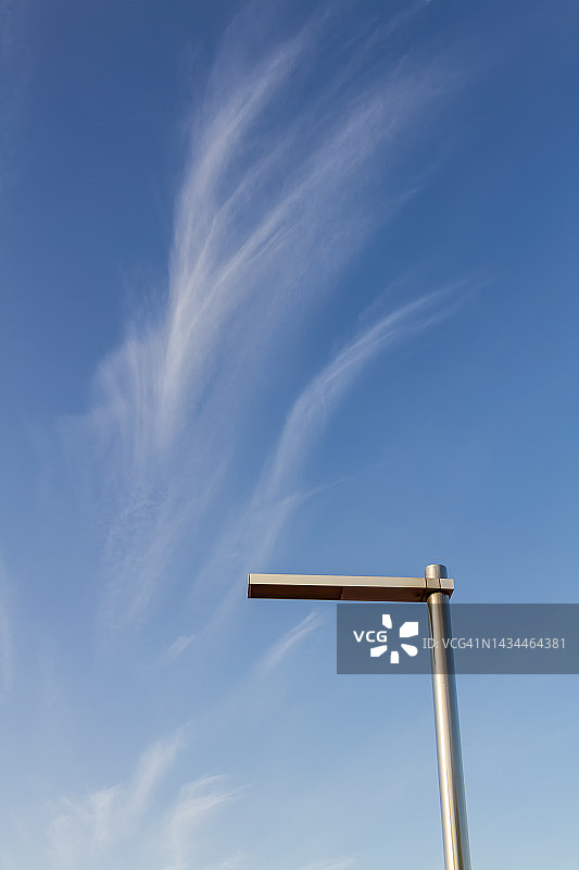 路灯与云朵图片素材