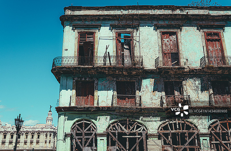 破旧的殖民时期建筑图片素材