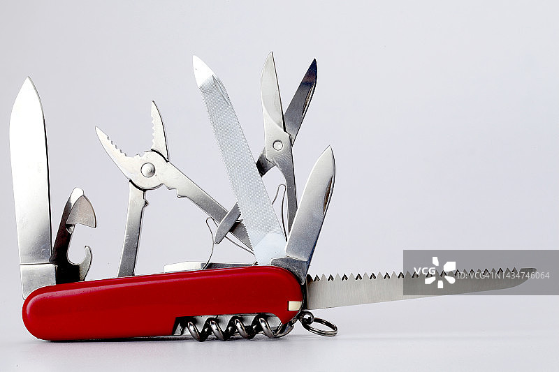 白色背景下的多用途工具图片素材