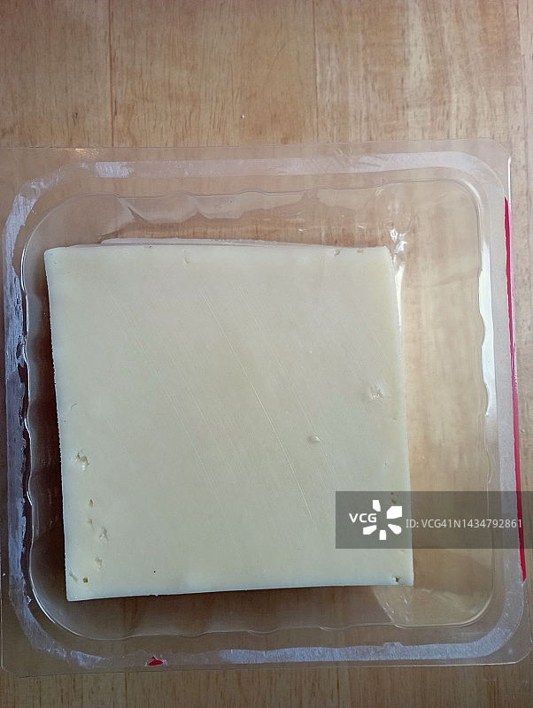 埃丹奶酪片开包图片素材