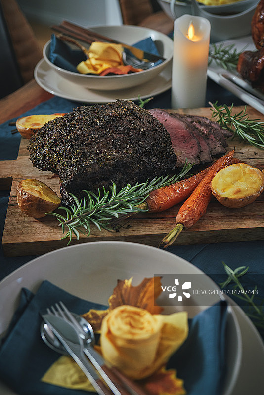 感恩节烤牛肉图片素材