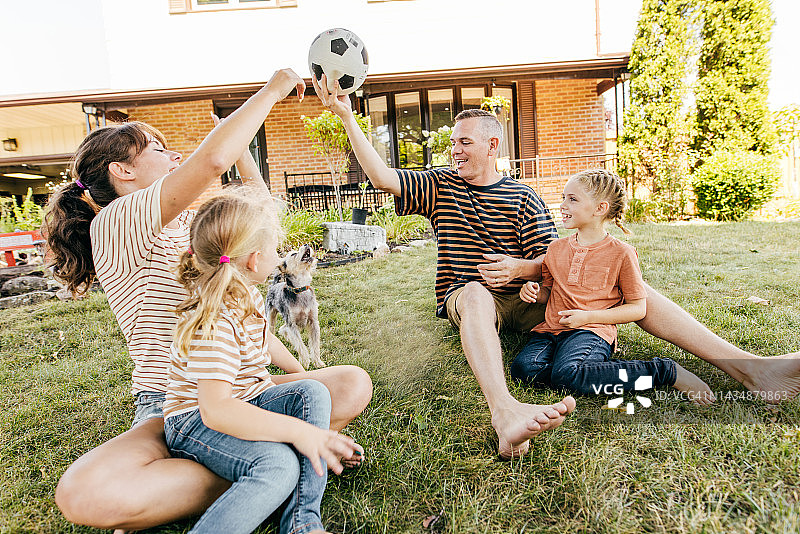 快乐的日常生活瞬间图片素材