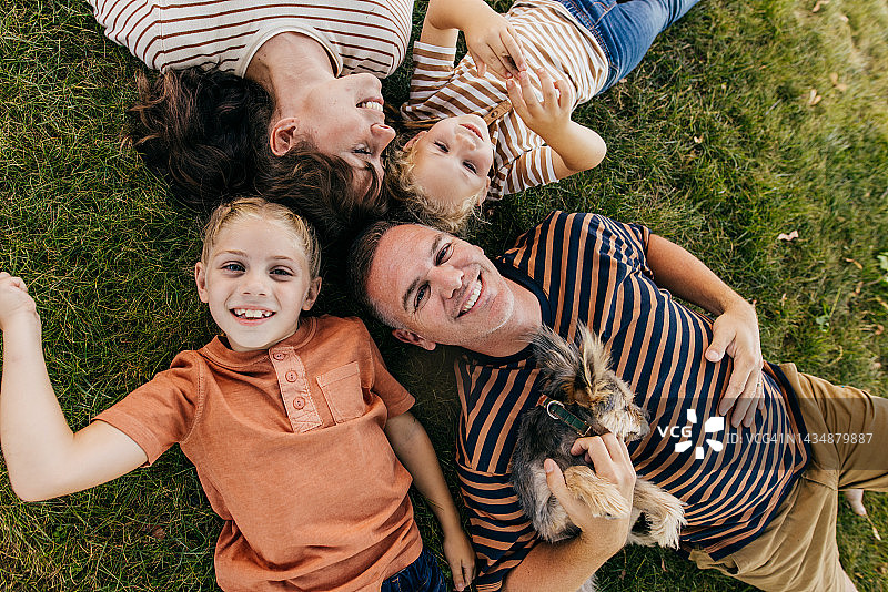 快乐的日常生活瞬间图片素材