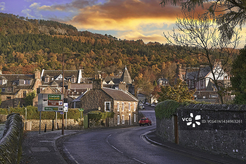 英国苏格兰斯特灵郡特罗萨克斯的秋色图片素材