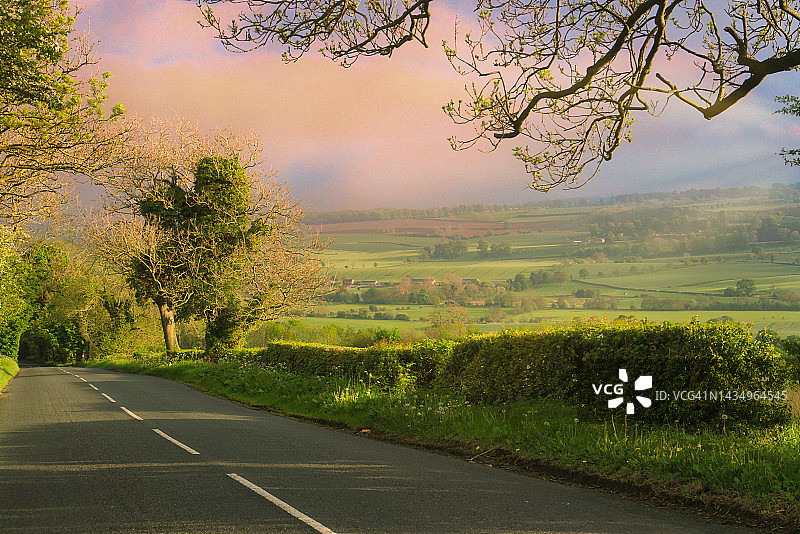 英格兰北约克郡里士满附近的斯韦尔代尔图片素材