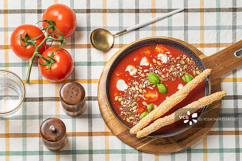 碗里的自制番茄汤图片素材