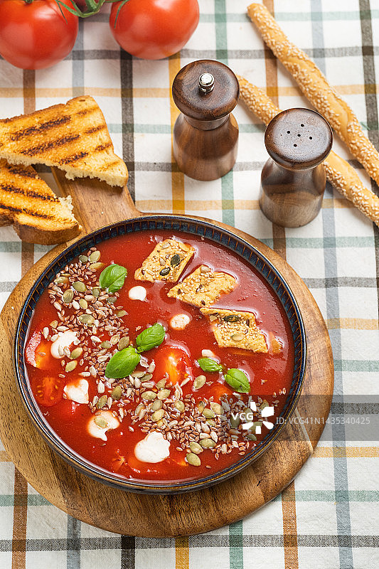 碗里的自制番茄汤图片素材