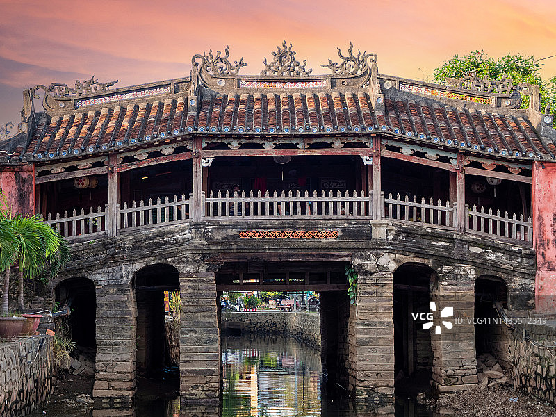 越南会安日落地标日本桥图片素材