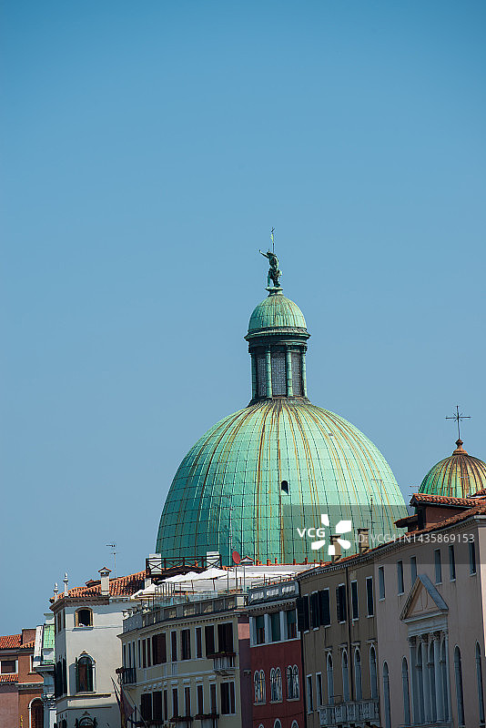 威尼斯大教堂蓝色穹顶图片素材