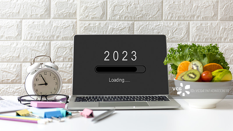 2023年新业务新生活，健康饮食与办公室工作图片素材