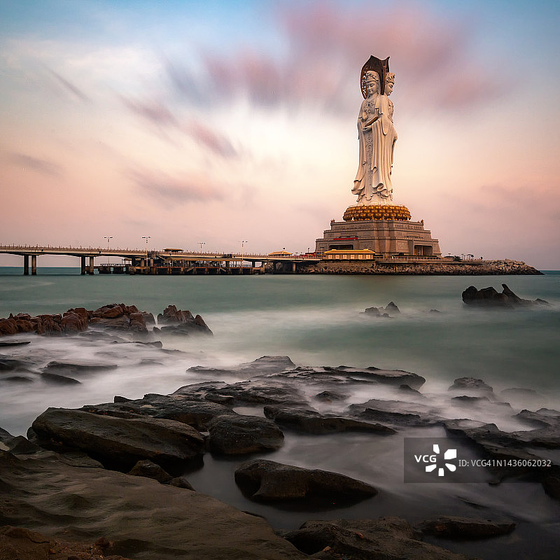 中国海南三亚南山寺观音像图片素材