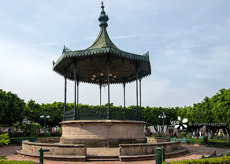 Kiosco [Kiosk]，公园中心，Cuitzeo del Porvenir, Michoacán，墨西哥图片素材