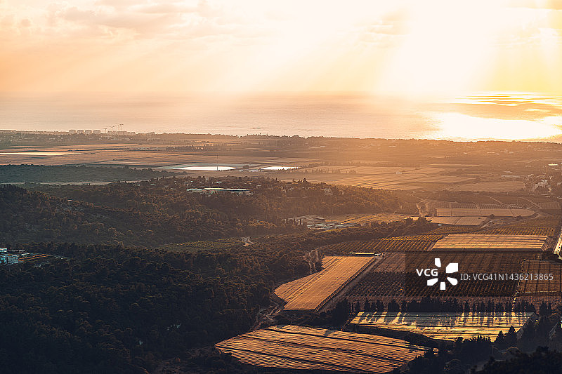 日落时分的上加利利和地中海图片素材