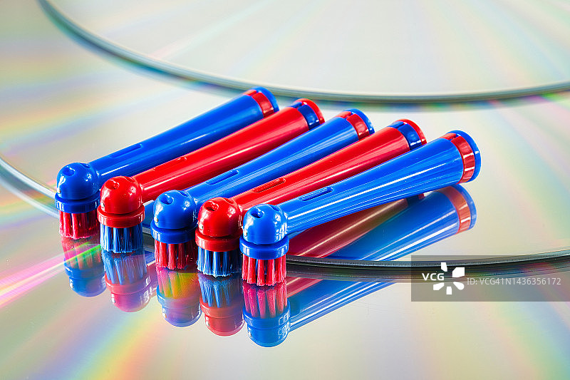 彩色牙刷图片素材