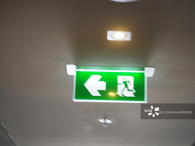 消防出口标志图片素材