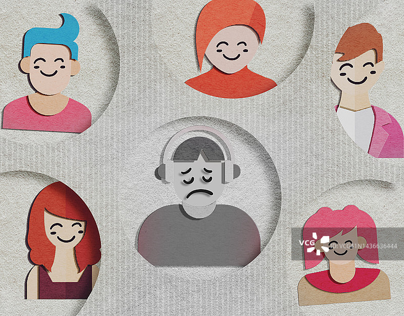 剪纸作品：快乐的青少年和悲伤的青少年。欺凌概念，抑郁症，心理健康图片素材