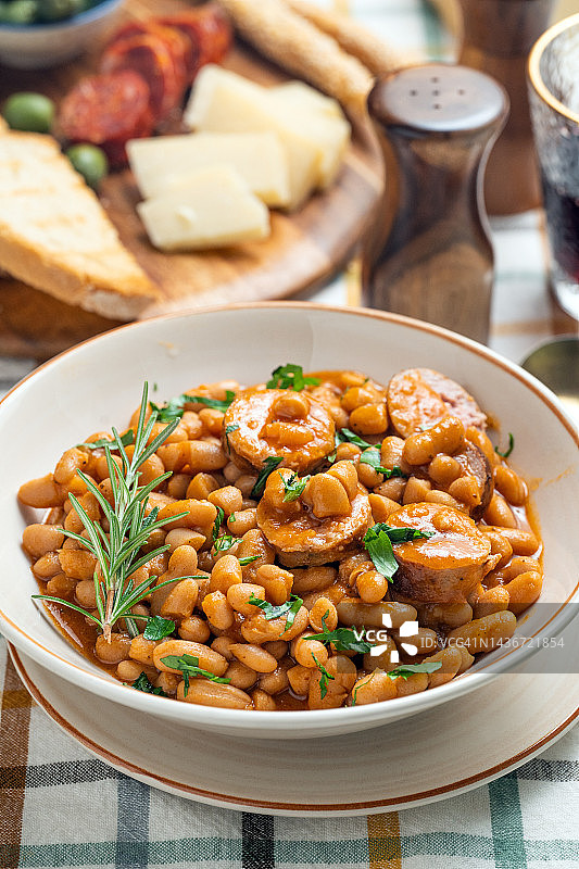 白腰豆香肠炖菜图片素材