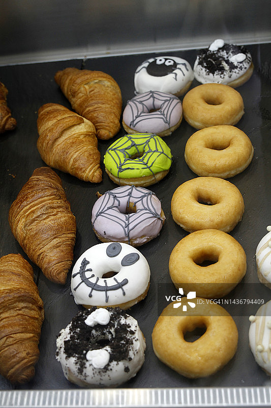 有趣的万圣节甜甜圈图片素材
