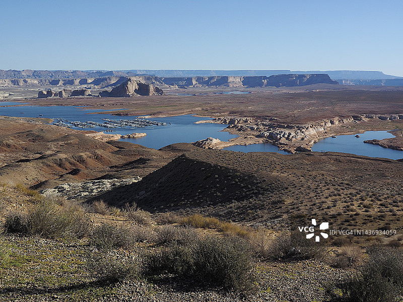 犹他州89号公路沿线眺望鲍威尔湖和瓦韦普码头图片素材