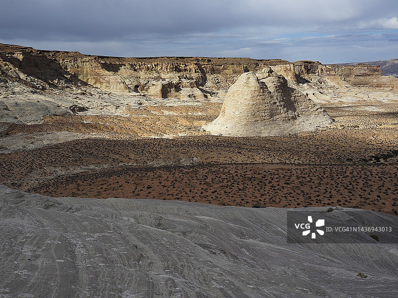 亚利桑那州佩吉市野猫水箱路附近土路景观图片素材