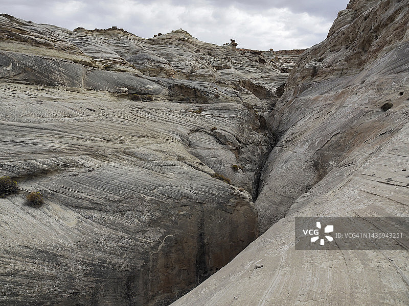 亚利桑那州佩吉市 Stud Horse Point 附近的狭窄峡谷图片素材