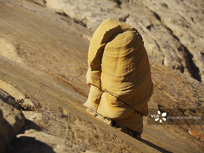 大阶梯-埃斯卡兰特国家纪念碑犹他州大角峡谷附近哈里斯沃什沿线的黄色岩层图片素材