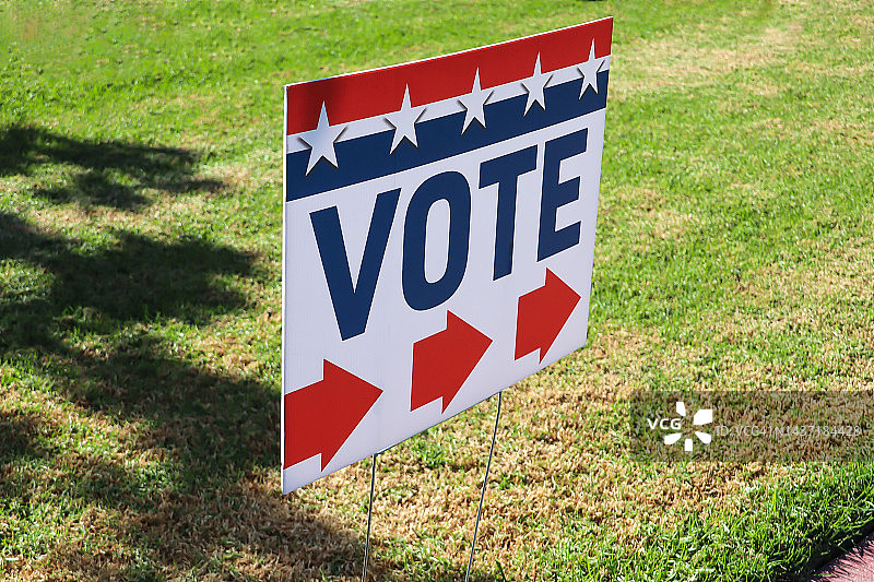 “投票”指示牌图片素材
