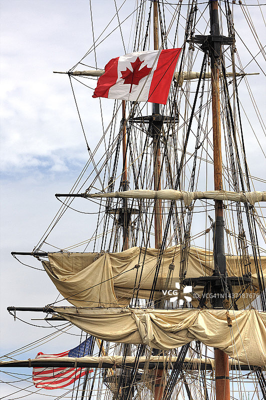 高桅杆船的桅杆图片素材