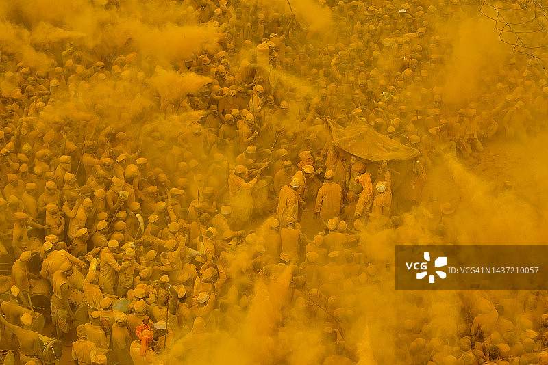 朝圣者参加在帕坦科多利举行的年度维特哈尔·比尔德夫游行图片素材