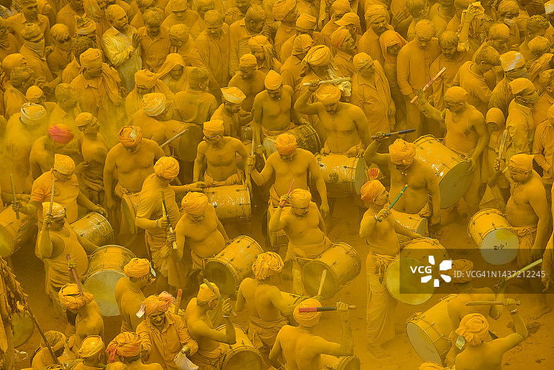 朝圣者参加在帕坦科多利举行的年度维特哈尔·比尔德夫游行图片素材