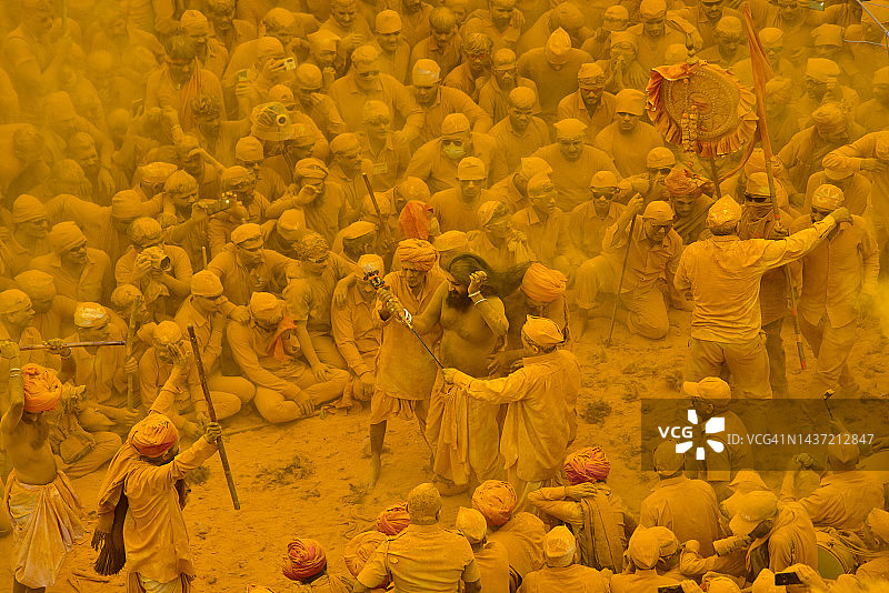 朝圣者参加在帕坦科多利举行的年度维特哈尔·比尔德夫游行图片素材