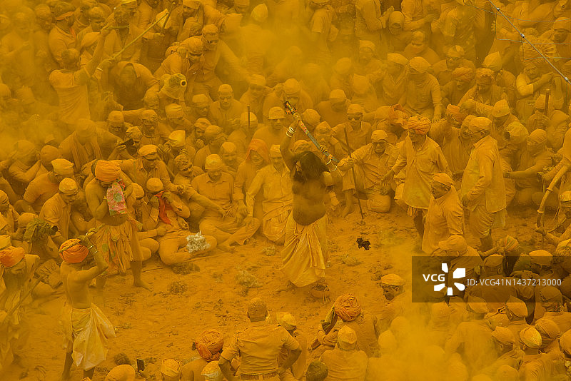 朝圣者参加在帕坦科多利举行的年度维特哈尔·比尔德夫游行图片素材