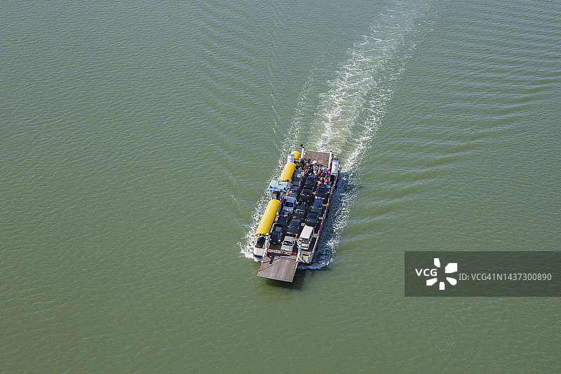 汽车渡轮的航拍景色图片素材