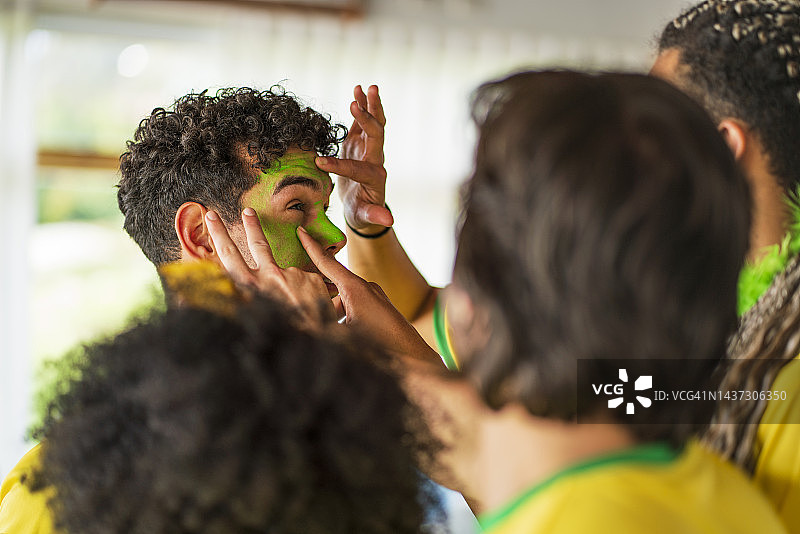 巴西足球队球迷脸绘国旗图片素材