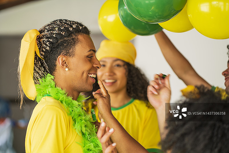 巴西足球队球迷脸绘国旗图片素材