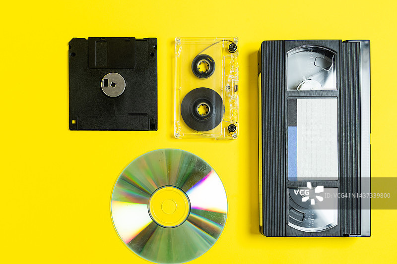 复古模拟音视频磁带软盘光盘图片素材